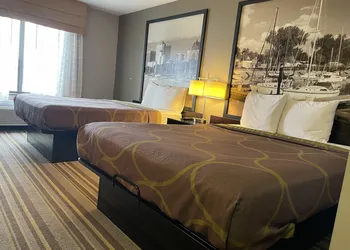 Delavan Inn and Suites hotel thumbnail 5