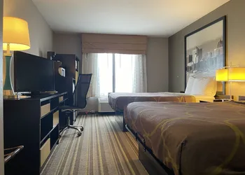 Delavan Inn and Suites hotel thumbnail 6