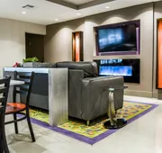 Quality Suites Fort Myers I-75 hotel detail image 3