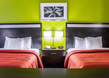Quality Suites Fort Myers I-75 hotel thumbnail 7