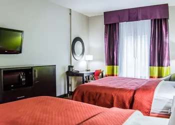 Quality Suites Fort Myers I-75 hotel thumbnail 8