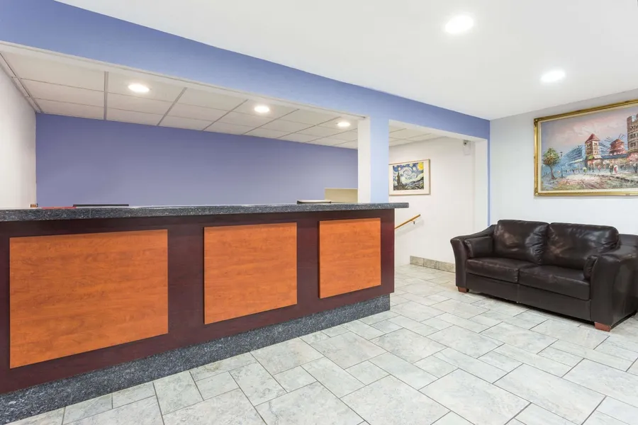 Super 8 by Wyndham Kenosha/Pleasant Prairie hotel detail image 2