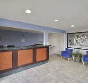 Super 8 by Wyndham Kenosha/Pleasant Prairie hotel detail image 5
