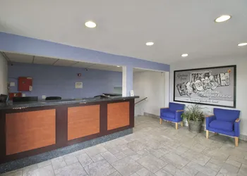 Super 8 by Wyndham Kenosha/Pleasant Prairie hotel thumbnail 5