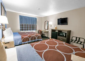 Super 8 by Wyndham Kenosha/Pleasant Prairie hotel thumbnail 8