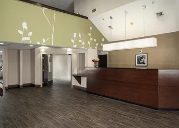 SureStay by Best Western Summerville Flowertown hotel thumbnail 2