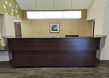 SureStay by Best Western Summerville Flowertown hotel thumbnail 3