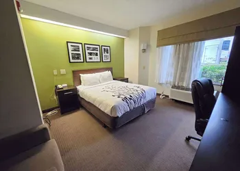 SureStay by Best Western Summerville Flowertown hotel thumbnail 6