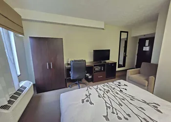 SureStay by Best Western Summerville Flowertown hotel thumbnail 7