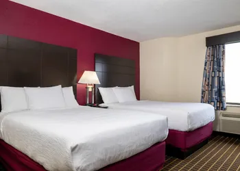 Baymont Inn & Suites by Wyndham Mukwonago hotel thumbnail 6