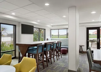 Hampton Inn Milwaukee/Brookfield hotel thumbnail 3