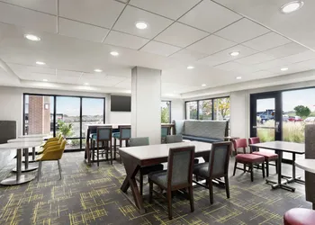 Hampton Inn Milwaukee/Brookfield hotel thumbnail 5