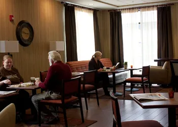 Hampton Inn Burlington hotel thumbnail 2