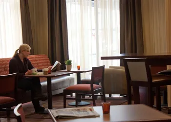 Hampton Inn Burlington hotel thumbnail 3