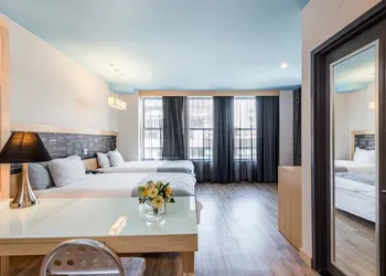 TRYP by Wyndham New York City Times Square / Midtown hotel thumbnail 4
