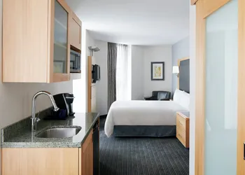 Club Quarters Hotel, World Trade Center hotel thumbnail 5