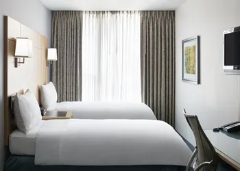Club Quarters Hotel, World Trade Center hotel thumbnail 7