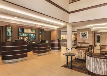 Embassy Suites by Hilton Orlando International Dr ICON Park hotel thumbnail 4