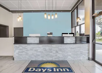 Days Inn by Wyndham N Orlando/Casselberry hotel thumbnail 2
