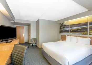 Days Inn by Wyndham Eagan Minnesota Near Mall of America hotel thumbnail 7