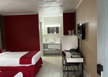 Travelodge by Wyndham Orlando / Heart of International Drive hotel thumbnail 2