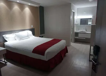 Travelodge by Wyndham Orlando / Heart of International Drive hotel thumbnail 6