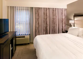 Hampton Inn & Suites Orlando/East UCF Area hotel thumbnail 6