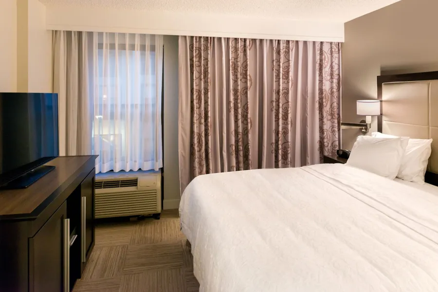 Hampton Inn & Suites Orlando/East UCF Area hotel detail image 6