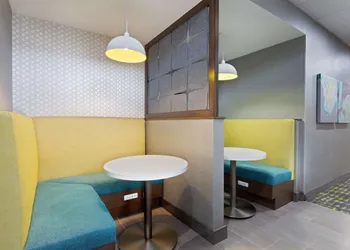 Hampton Inn & Suites Orlando Intl Dr N hotel thumbnail 2
