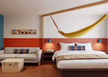 LOGE St. George hotel thumbnail 7