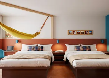LOGE St. George hotel thumbnail 8