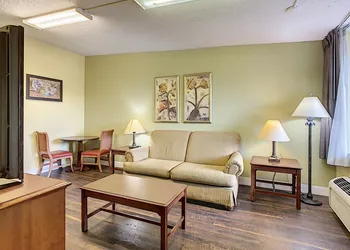 Stayable Orlando hotel thumbnail 6