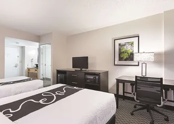 La Quinta Inn & Suites by Wyndham Plantation at SW 6th St hotel thumbnail 6