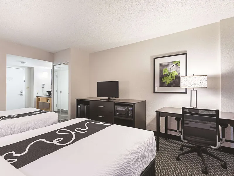 La Quinta Inn & Suites by Wyndham Plantation at SW 6th St hotel detail image 6