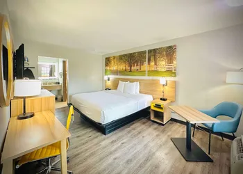 Days Inn by Wyndham WestEnd Alexandria,VA Washington DC Area hotel thumbnail 2