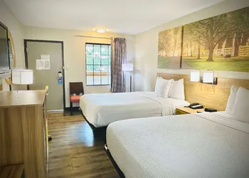 Days Inn by Wyndham WestEnd Alexandria,VA Washington DC Area hotel thumbnail 7