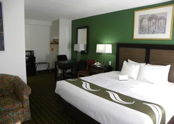 Quality Inn Mt. Vernon hotel thumbnail 6