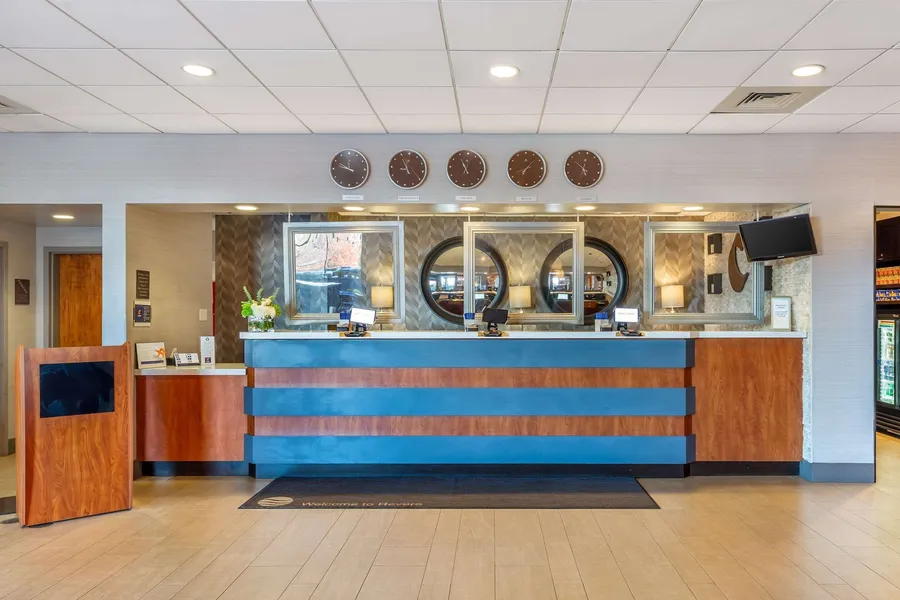 Comfort Inn & Suites Logan International Airport hotel detail image 2