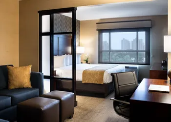 Comfort Inn & Suites Logan International Airport hotel thumbnail 6