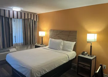 Howard Johnson by Wyndham Malden Boston Area hotel thumbnail 7