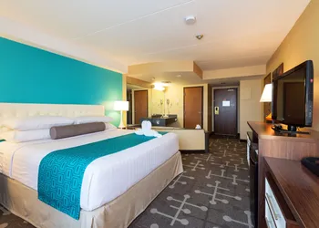 Howard Johnson Plaza by Wyndham by the Falls Niagara Falls hotel thumbnail 8