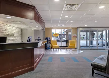 Days Inn by Wyndham Niagara Falls Near The Falls hotel thumbnail 3