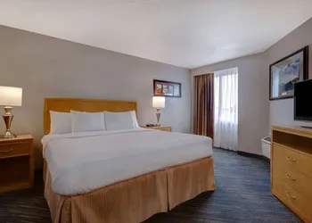Days Inn by Wyndham Niagara Falls Near The Falls hotel thumbnail 7