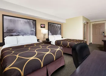 Super 8 by Wyndham Niagara Falls by the Falls hotel thumbnail 7