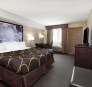 Super 8 by Wyndham Niagara Falls by the Falls hotel detail image 4