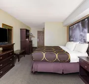 Super 8 by Wyndham Niagara Falls by the Falls hotel detail image 5