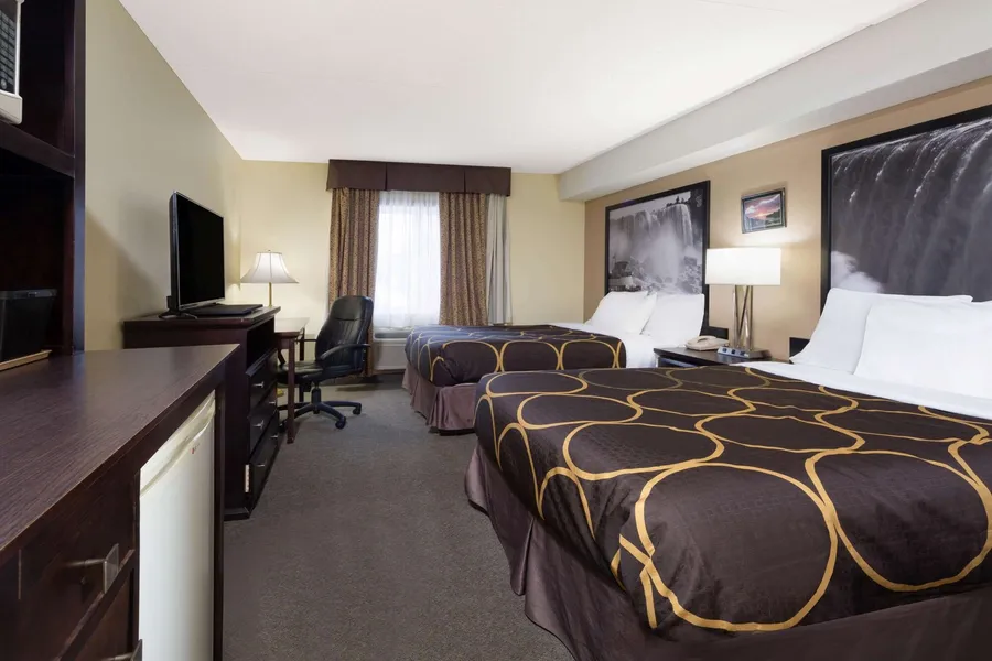 Super 8 by Wyndham Niagara Falls by the Falls hotel detail image 6