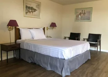 Knights Inn Fort Erie hotel thumbnail 2