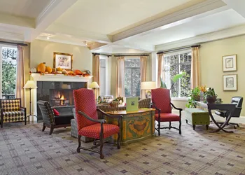 Plaza Inn & Suites at Ashland Creek hotel thumbnail 2