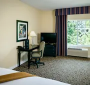 Plaza Inn & Suites at Ashland Creek hotel detail image 5